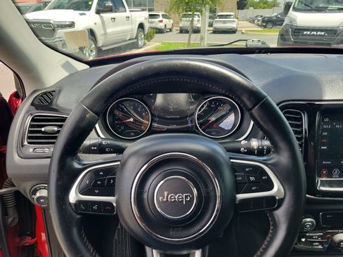 Used 2019 Jeep Compass Limited FWD image 26