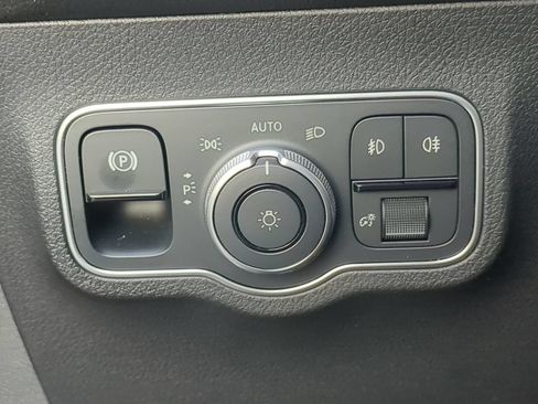 Used 2026 Mercedes-Benz GLB 250 w/ Exclusive Package image 64