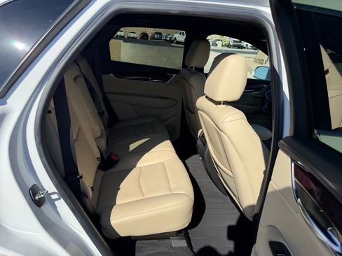 Used 2018 Cadillac XT5 Luxury w/ Driver Awareness Package FWD image 18