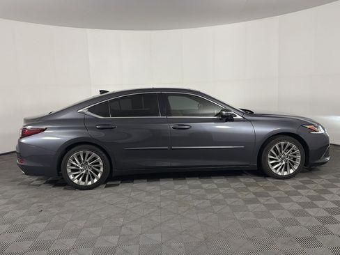 Used 2022 Lexus ES 350 w/ Luxury Package image 28