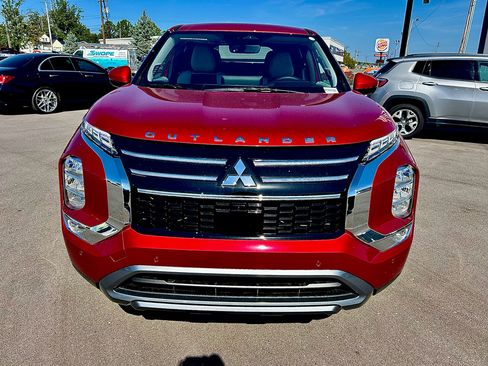 New 2025 Mitsubishi Outlander SE image 6