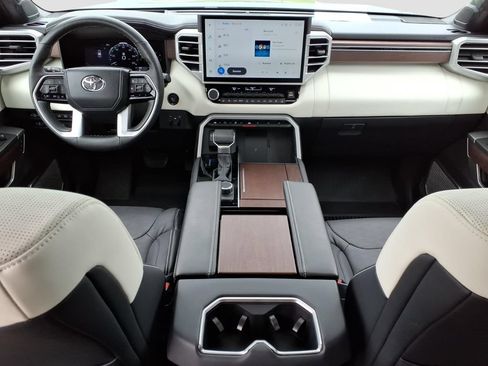 Used 2025 Toyota Sequoia Capstone AWD/4WD image 12