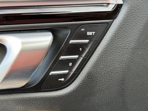 Certified 2019 Porsche Macan image 24