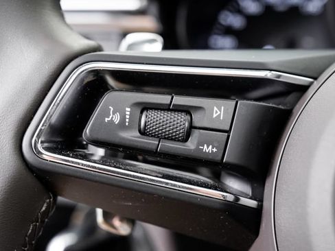 Certified 2026 Porsche Macan AWD/4WD image 13