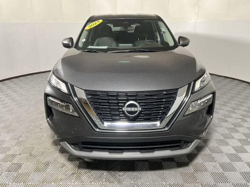 Used 2023 Nissan Rogue SV image 3