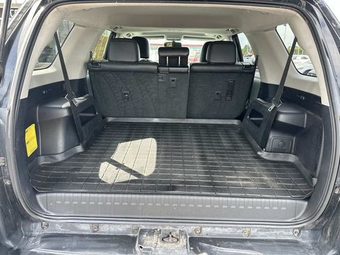 Used 2011 Toyota 4Runner SR5 w/ Convenience Pkg AWD/4WD image 10
