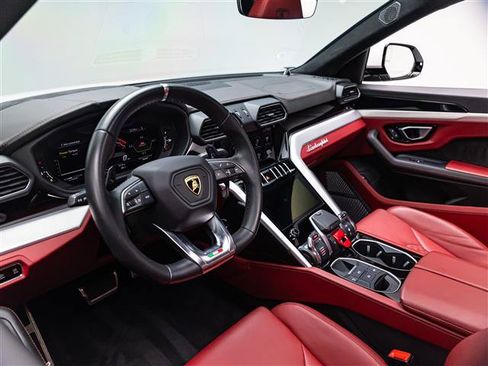 Used 2020 Lamborghini Urus AWD/4WD image 16