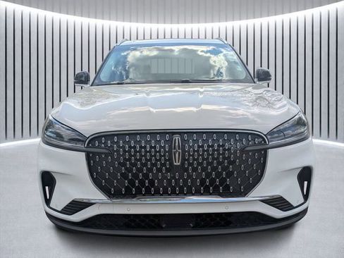 Certified 2025 Lincoln Aviator Reserve RWD image 10
