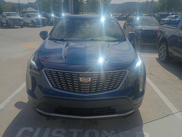 Used 2019 Cadillac XT4 Premium Luxury w/ Driver Assist Package AWD/4WD image 2