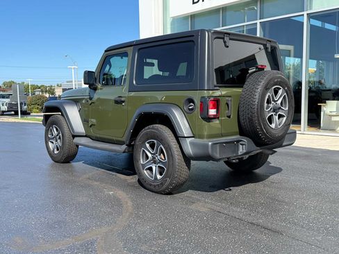Used 2023 Jeep Wrangler Sport AWD/4WD image 6