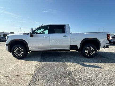 Used 2024 GMC Sierra 2500 Denali Ultimate w/ Max Trailering Package AWD/4WD image 2