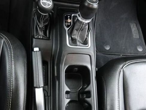 Used 2022 Jeep Wrangler Sahara image 23