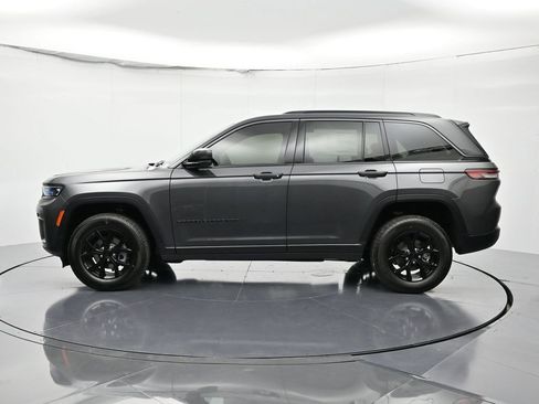 New 2026 Jeep Grand Cherokee Altitude image 9