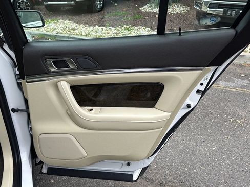 Used 2014 Lincoln MKS AWD w/ Equipment Group 101A image 17