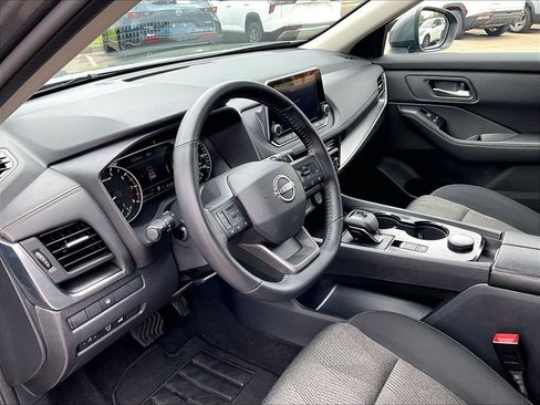 Used 2025 Nissan Rogue SV AWD/4WD image 8