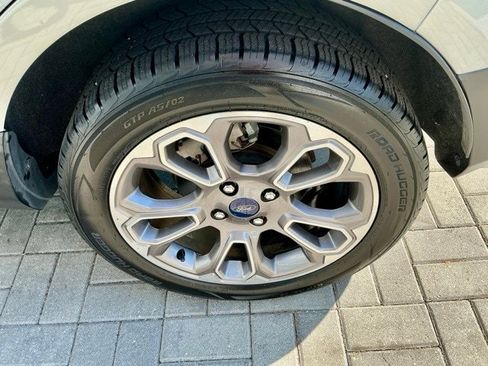 Used 2019 Ford EcoSport Titanium image 12