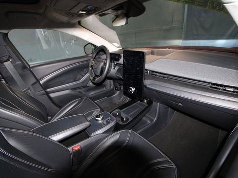 Used 2021 Ford Mustang Mach-E Premium AWD/4WD image 23