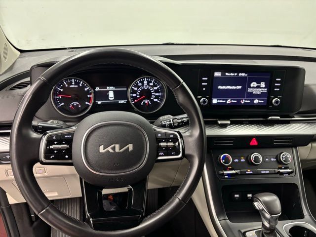 Used 2024 Kia Carnival LX FWD image 20