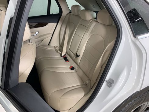 Used 2021 Mercedes-Benz GLC 300 image 31