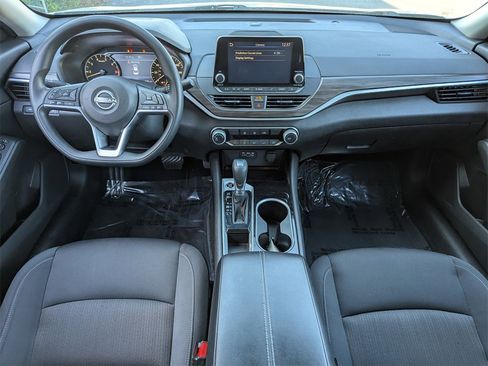 Used 2024 Nissan Altima 2.5 SV image 9