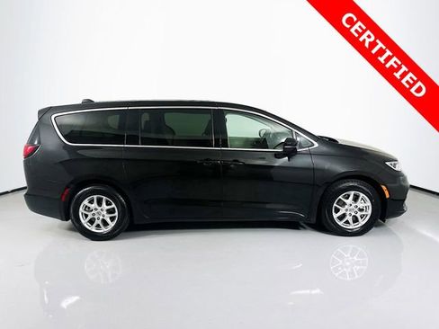 Used 2024 Chrysler Pacifica Touring-L image 10