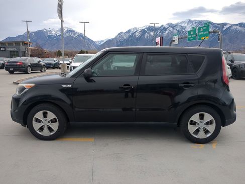 Used 2016 Kia Soul image 2