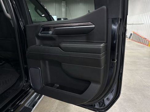 Used 2024 Chevrolet Silverado 1500 LTZ AWD/4WD image 31