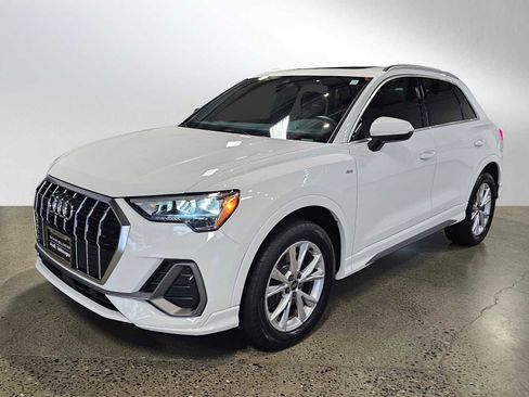 Used 2022 Audi Q3 2.0T Premium w/ Convenience Package image 7