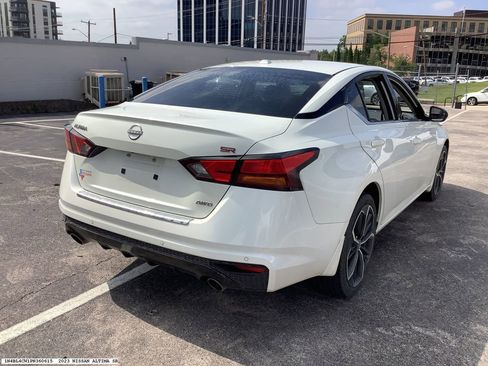 Used 2023 Nissan Altima 2.5 SR AWD/4WD image 5