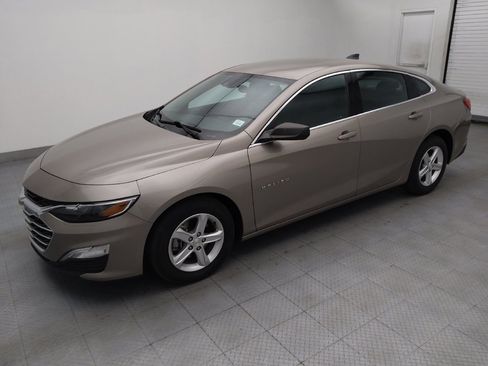 Used 2023 Chevrolet Malibu LS FWD image 2