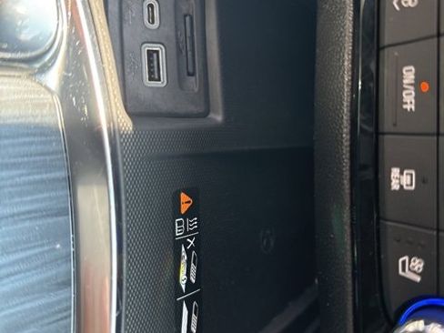 Certified 2024 Buick Enclave Premium image 23