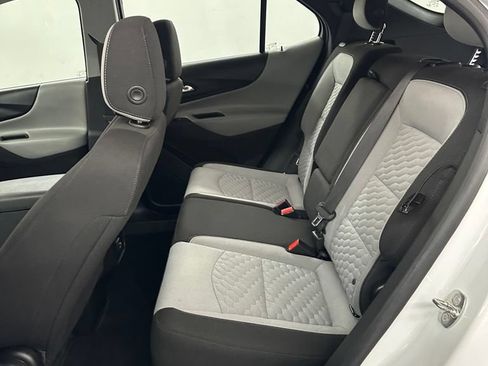 Used 2019 Chevrolet Equinox LS AWD/4WD image 24