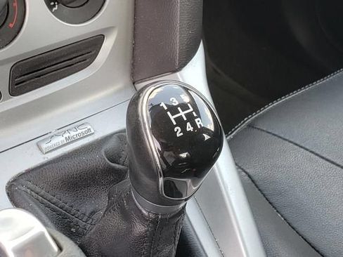 Used 2014 Ford Focus SE w/ Equipment Group 201A FWD image 21