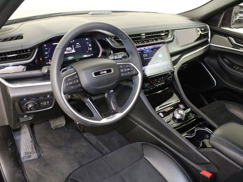 Used 2022 Jeep Grand Cherokee Trailhawk w/ Advanced Protech Group II image 24