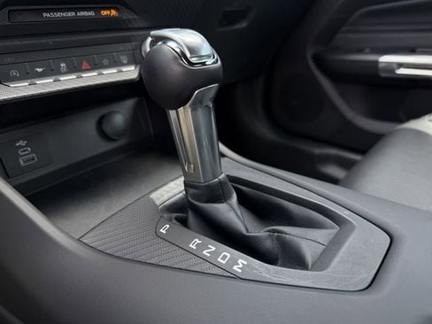 Used 2025 Ford Mustang GT Premium RWD image 18