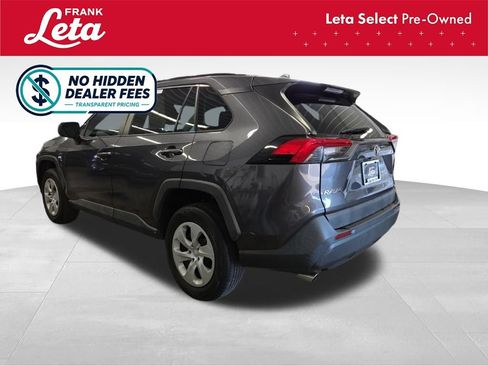 Used 2019 Toyota RAV4 LE FWD image 4