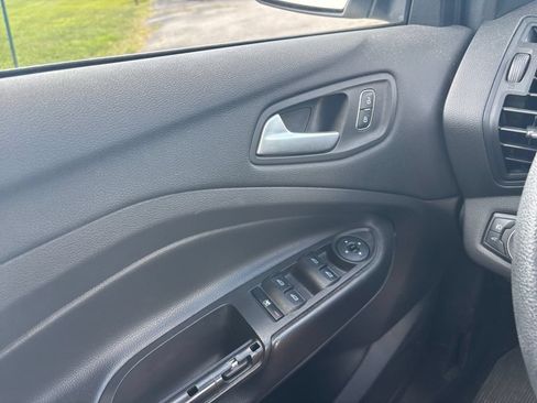 Used 2018 Ford Escape SE AWD/4WD image 16