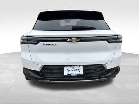 New 2026 Chevrolet Equinox EV LT image 4