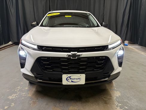 Used 2025 Chevrolet Trax ACTIV w/ Driver Confidence Package FWD image 2