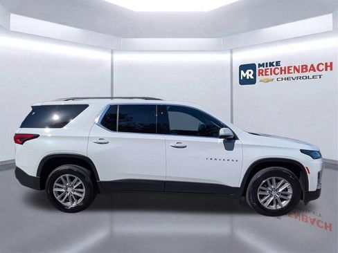 Used 2022 Chevrolet Traverse LT FWD image 3