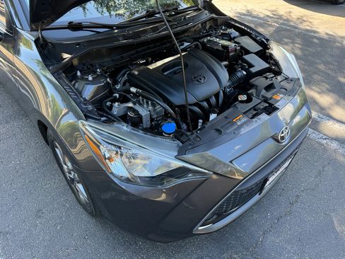 Used 2020 Toyota Yaris LE FWD image 37