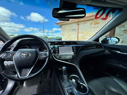 Used 2020 Toyota Camry XSE FWD image 10