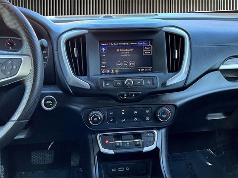 Used 2022 GMC Terrain SLE image 6