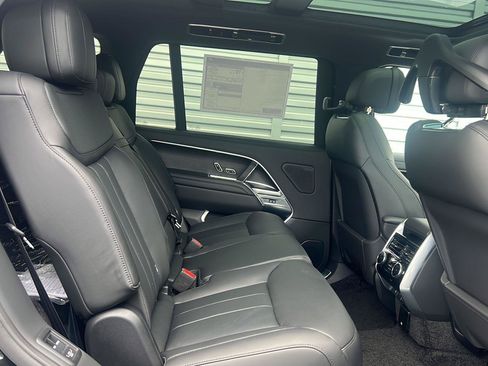 New 2026 Land Rover Range Rover Long Wheelbase SE AWD/4WD image 24