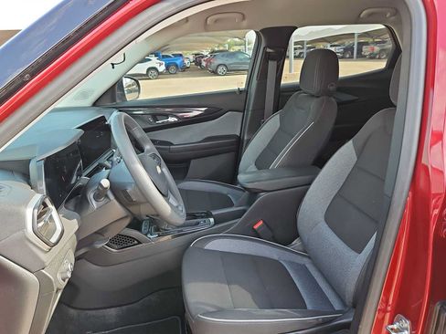 Used 2024 Chevrolet TrailBlazer LS w/ LS Convenience Package FWD image 15