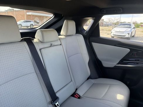 Used 2023 Toyota bZ4X Limited image 33