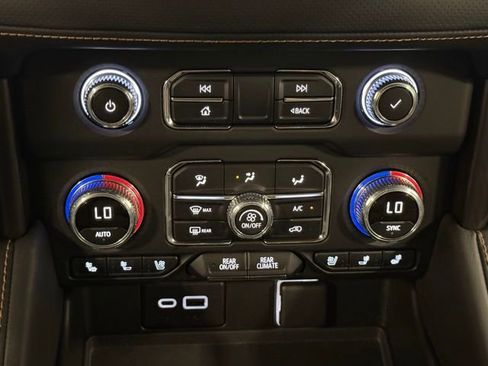Used 2022 GMC Yukon AT4 AWD/4WD image 29