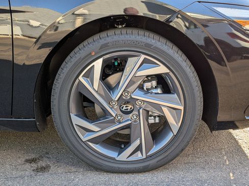 New 2026 Hyundai Elantra Limited FWD image 7