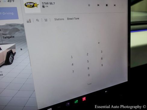 Used 2024 Tesla Cybertruck AWD Crew Cab image 20