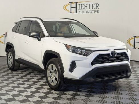 Used 2019 Toyota RAV4 LE image 2